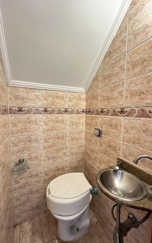 Casa para alugar com 115m², 3 quartos e 2 vagas Casa para alugar com 115m², 3 quartos e 2 vagasLavabo