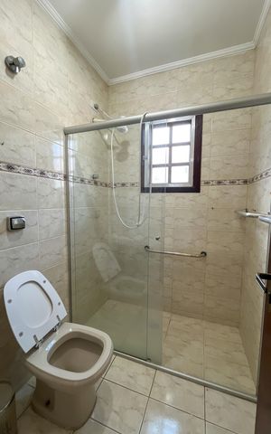Casa para alugar com 115m², 3 quartos e 2 vagas Casa para alugar com 115m², 3 quartos e 2 vagasBanheiro