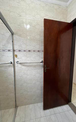Casa para alugar com 115m², 3 quartos e 2 vagas Casa para alugar com 115m², 3 quartos e 2 vagasBanheiro