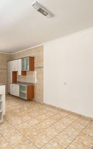 Casa para alugar com 115m², 3 quartos e 2 vagas Casa para alugar com 115m², 3 quartos e 2 vagasCozinha