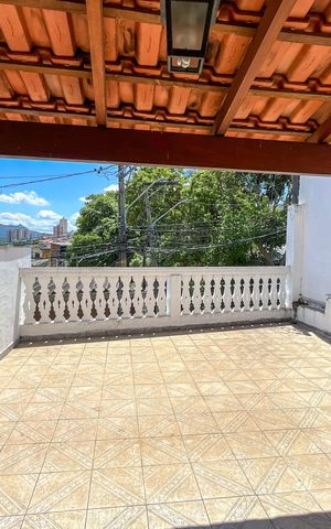 Casa para alugar com 115m², 3 quartos e 2 vagas Casa para alugar com 115m², 3 quartos e 2 vagasVaranda