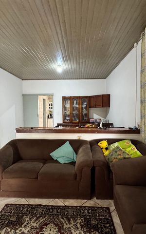 Casa à venda com 240m², 3 quartos e 1 vaga Casa à venda com 240m², 3 quartos e 1 vagaSala