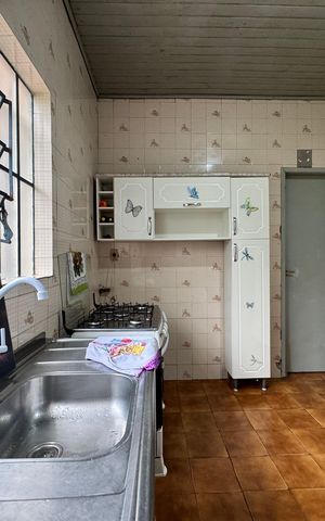 Casa à venda com 240m², 3 quartos e 1 vaga Casa à venda com 240m², 3 quartos e 1 vagaCozinha