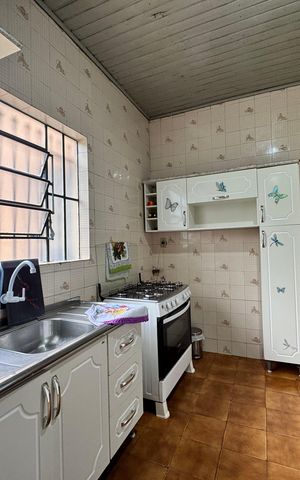 Casa à venda com 240m², 3 quartos e 1 vaga Casa à venda com 240m², 3 quartos e 1 vagaCozinha