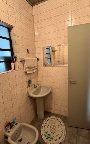 Casa à venda com 240m², 3 quartos e 1 vaga Casa à venda com 240m², 3 quartos e 1 vagaBanheiro 1