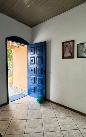 Casa à venda com 240m², 3 quartos e 1 vaga Casa à venda com 240m², 3 quartos e 1 vagaSala