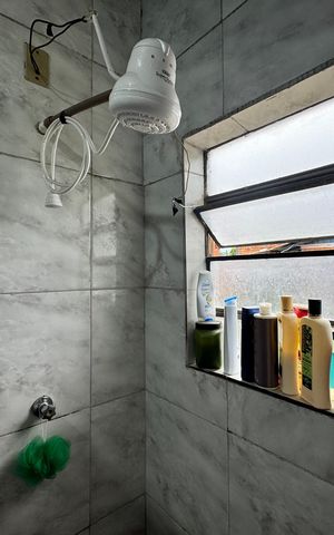 Casa à venda com 240m², 3 quartos e 1 vaga Casa à venda com 240m², 3 quartos e 1 vagaBanheiro 2