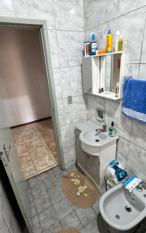 Casa à venda com 240m², 3 quartos e 1 vaga Casa à venda com 240m², 3 quartos e 1 vagaBanheiro 2