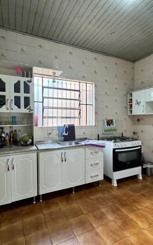 Casa à venda com 240m², 3 quartos e 1 vaga Casa à venda com 240m², 3 quartos e 1 vagaCozinha
