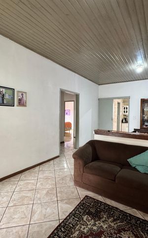 Casa à venda com 240m², 3 quartos e 1 vaga Casa à venda com 240m², 3 quartos e 1 vagaSala