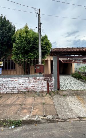Casa à venda com 240m², 3 quartos e 1 vaga Casa à venda com 240m², 3 quartos e 1 vagaFachada