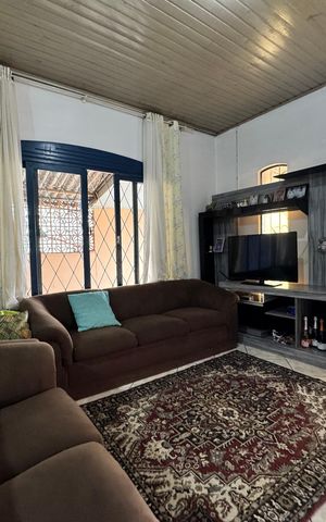 Casa à venda com 240m², 3 quartos e 1 vaga Casa à venda com 240m², 3 quartos e 1 vagaSala