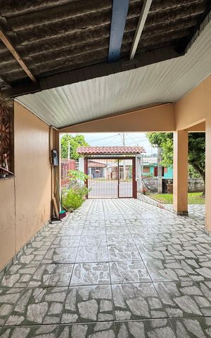 Casa à venda com 240m², 3 quartos e 1 vaga Casa à venda com 240m², 3 quartos e 1 vagaQuintal