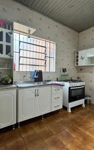 Casa à venda com 240m², 3 quartos e 1 vaga Casa à venda com 240m², 3 quartos e 1 vagaCozinha