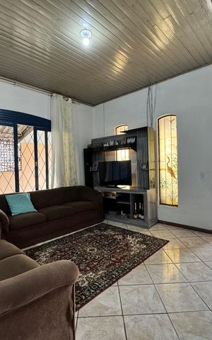 Casa à venda com 240m², 3 quartos e 1 vaga Casa à venda com 240m², 3 quartos e 1 vagaSala