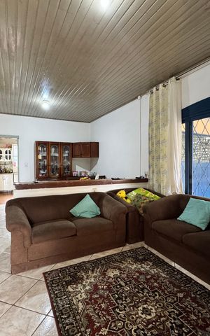 Casa à venda com 240m², 3 quartos e 1 vaga Casa à venda com 240m², 3 quartos e 1 vagaSala