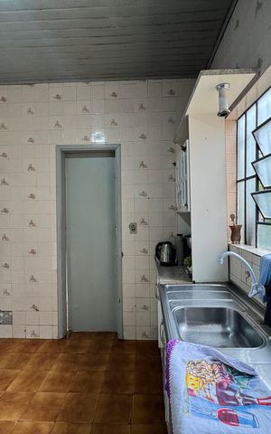 Casa à venda com 240m², 3 quartos e 1 vaga Casa à venda com 240m², 3 quartos e 1 vagaCozinha