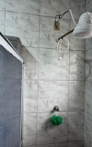 Casa à venda com 240m², 3 quartos e 1 vaga Casa à venda com 240m², 3 quartos e 1 vagaBanheiro 2