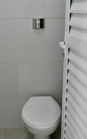 Casa à venda com 190m², 3 quartos e 3 vagas Casa à venda com 190m², 3 quartos e 3 vagasBanheiro de serviço