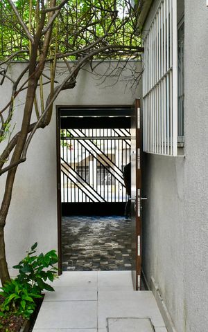 Casa à venda com 190m², 3 quartos e 3 vagas Casa à venda com 190m², 3 quartos e 3 vagasEntrada
