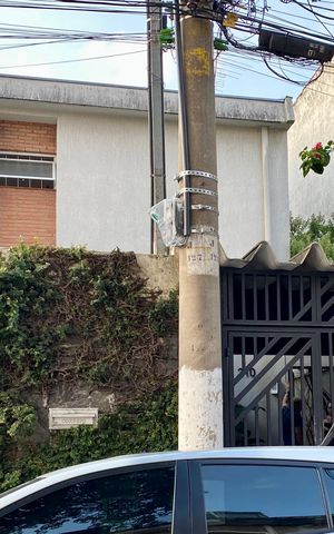 Casa à venda com 190m², 3 quartos e 3 vagas Casa à venda com 190m², 3 quartos e 3 vagasFachada