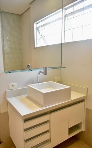 Casa à venda com 190m², 3 quartos e 3 vagas Casa à venda com 190m², 3 quartos e 3 vagasBanheiro Social