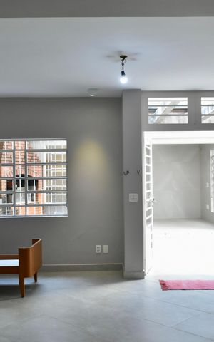 Casa à venda com 190m², 3 quartos e 3 vagas Casa à venda com 190m², 3 quartos e 3 vagasSala