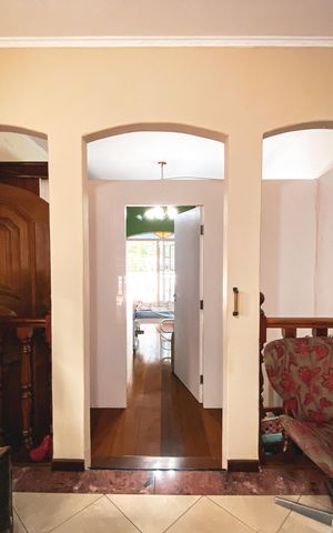 Casa à venda com 180m², 4 quartos e 2 vagas Casa à venda com 180m², 4 quartos e 2 vagasCorredor dos Quartos