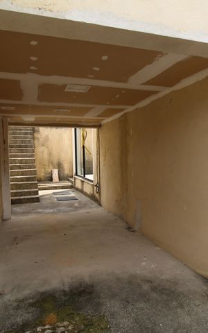 Casa de condomínio à venda com 201m², 5 quartos e 1 vagaLateral da casa 