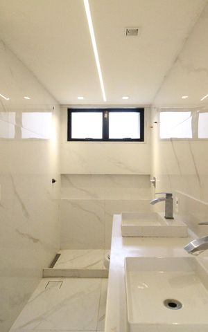 Casa de condomínio à venda com 201m², 5 quartos e 1 vagaBanheiro da suíte 1