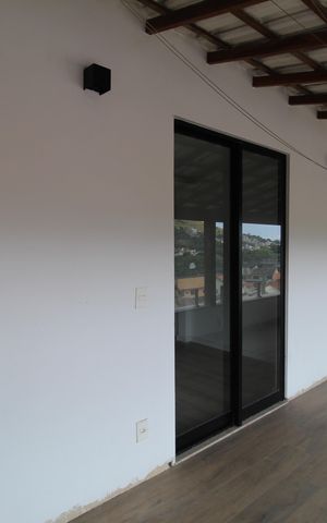 Casa de condomínio à venda com 201m², 5 quartos e 1 vagaVaranda que comunica suíte 2, 3 e corredor
