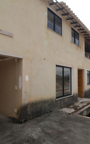 Casa de condomínio à venda com 201m², 5 quartos e 1 vagaFrente da casa
