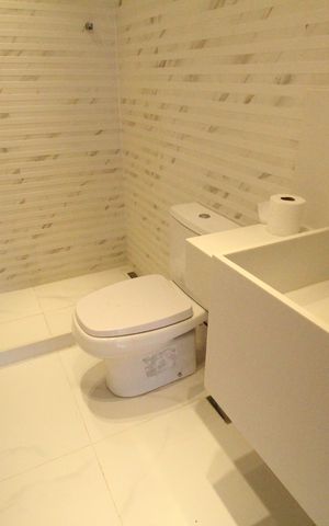 Casa de condomínio à venda com 201m², 5 quartos e 1 vagaBanheiro social
