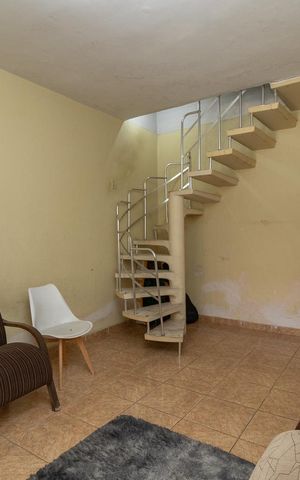Casa à venda com 125m², 1 quarto e sem vagaSala