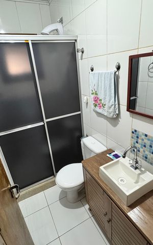 Casa à venda com 80m², 2 quartos e 1 vaga Casa à venda com 80m², 2 quartos e 1 vagaBanheiro