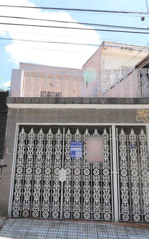Casa à venda com 150m², 2 quartos e 1 vagaFachada
