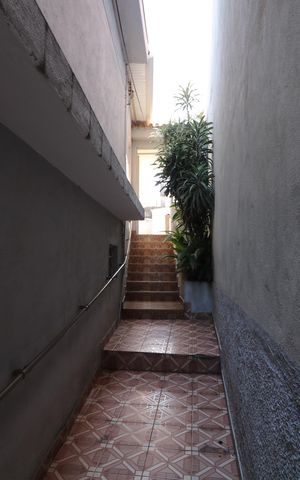 Casa à venda com 150m², 2 quartos e 1 vagaCorredor