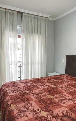 Casa de condomínio à venda com 200m², 3 quartos e 4 vagas Casa de condomínio à venda com 200m², 3 quartos e 4 vagasQuarto Suíte