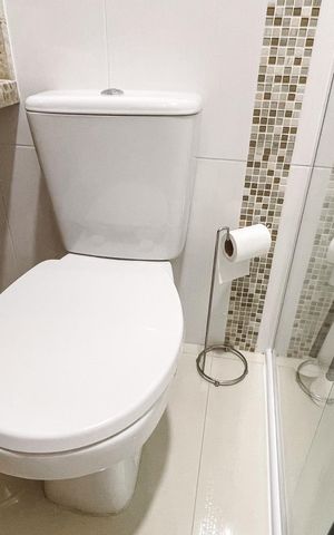 Casa de condomínio à venda com 200m², 3 quartos e 4 vagas Casa de condomínio à venda com 200m², 3 quartos e 4 vagasBanheiro