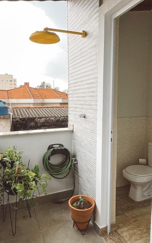 Casa de condomínio à venda com 200m², 3 quartos e 4 vagas Casa de condomínio à venda com 200m², 3 quartos e 4 vagasBanheiro de Serviço