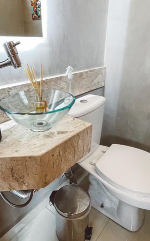 Casa de condomínio à venda com 200m², 3 quartos e 4 vagas Casa de condomínio à venda com 200m², 3 quartos e 4 vagasLavabo da sala