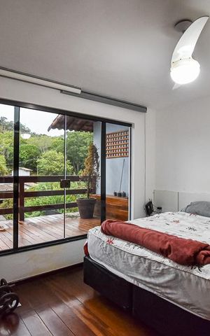 Casa à venda com 300m², 3 quartos e 8 vagas Casa à venda com 300m², 3 quartos e 8 vagasSuíte 2