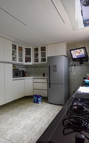 Casa à venda com 300m², 3 quartos e 8 vagas Casa à venda com 300m², 3 quartos e 8 vagasCozinha