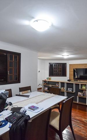 Casa à venda com 300m², 3 quartos e 8 vagas Casa à venda com 300m², 3 quartos e 8 vagasSala