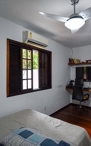 Casa à venda com 300m², 3 quartos e 8 vagas Casa à venda com 300m², 3 quartos e 8 vagasQuarto 3