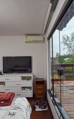 Casa à venda com 300m², 3 quartos e 8 vagas Casa à venda com 300m², 3 quartos e 8 vagasSuíte 2