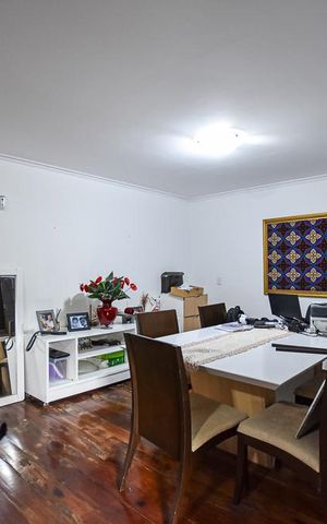 Casa à venda com 300m², 3 quartos e 8 vagas Casa à venda com 300m², 3 quartos e 8 vagasSala