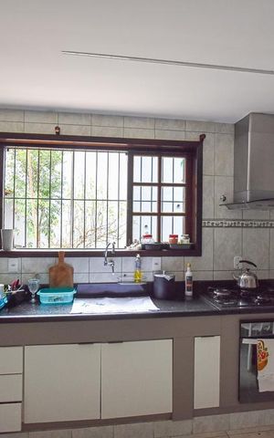 Casa à venda com 300m², 3 quartos e 8 vagas Casa à venda com 300m², 3 quartos e 8 vagasCozinha
