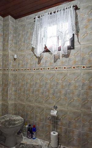 Casa à venda com 300m², 3 quartos e 8 vagas Casa à venda com 300m², 3 quartos e 8 vagasBanheiro