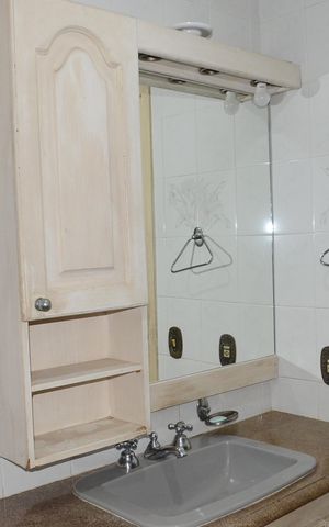 Casa à venda com 193m², 5 quartos e 4 vagasBanheiro Corredor